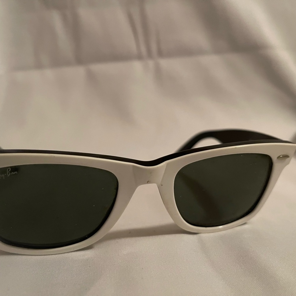 Rayban wayfarers good condition no scratches